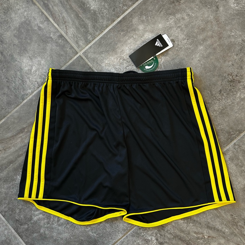 NWT Adidas Wonen’s Shorts with Black and Yellow Stripes Size L - Picture 2 of 4